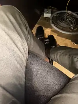 hotboy43339 online show from 10/27/25, 09:21