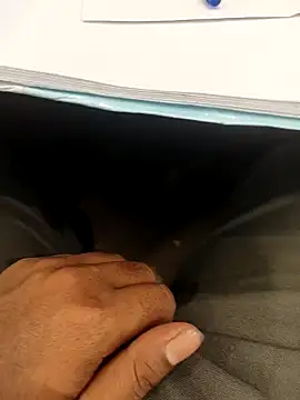 hotboy43339 online show from 11/04/25, 03:43