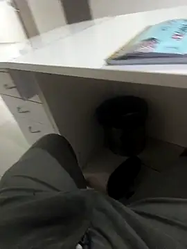 hotboy43339 online show from 02/17/26, 05:21