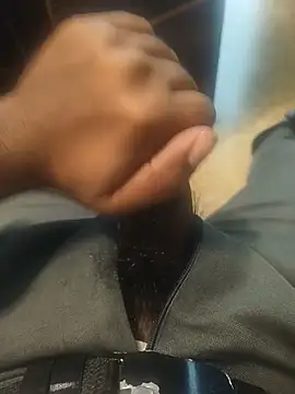 hotboy43339 online show from 06/25/26, 10:04