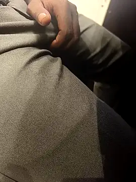 hotboy43339 online show from 10/06/25, 09:54