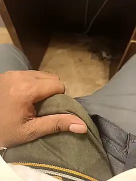 hotboy43339 online show from 11/19/25, 04:40