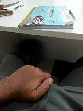 hotboy43339 online show from 02/19/26, 08:50