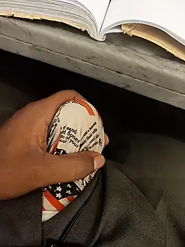 hotboy43339 online show from 09/29/25, 02:18