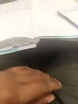 hotboy43339 online show from 11/28/25, 04:56