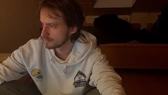 Snapshot of Bez3ybik chatting on 02/13/26, 04:56 Bez3ybik online show from 02/13/26, 04:56