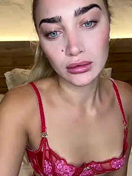 Snapshot of auriangel chatting on 09/19/25, 01:42 auriangel online show from 09/19/25, 01:42