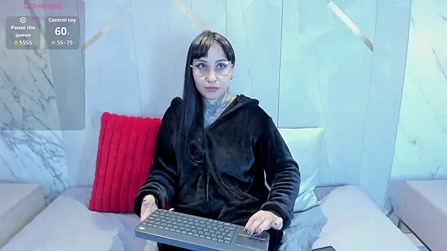 Ravenna666  online show from 11/20/25, 01:45