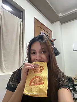 LanySylvia online show from 12/22/25, 05:46