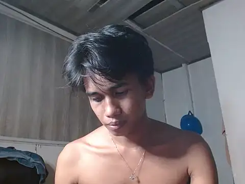 Snapshot of charlie0728 chatting on 09/18/25, 03:37 charlie0728 online show from 09/18/25, 03:37