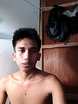 Snapshot of charlie0728 chatting on 10/10/25, 08:48 charlie0728 online show from 10/10/25, 08:48