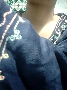 pihu099 online show from 11/21/25, 07:24