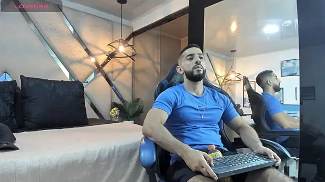 Yiyo10  online show from 04/24/26, 04:25