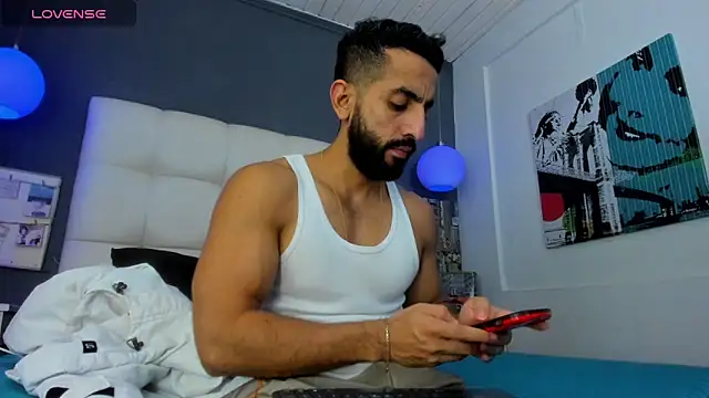 Yiyo10  online show from 02/12/26, 04:23