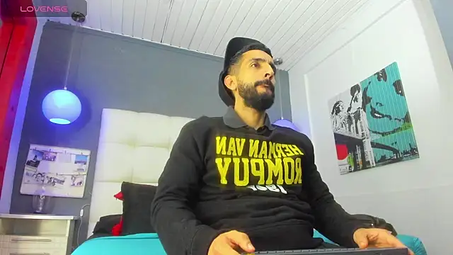 Yiyo10  online show from 02/04/26, 04:29