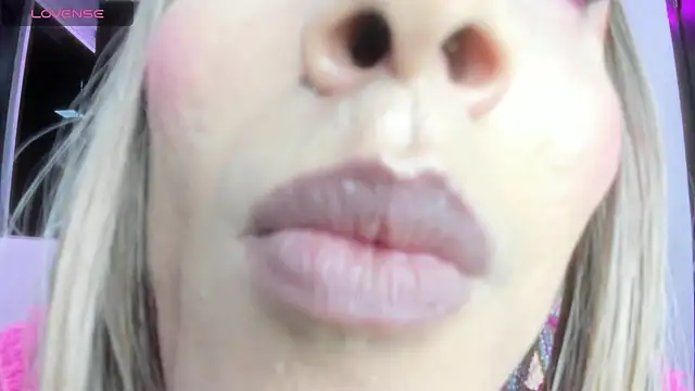Snapshot of shantala_nastasiia chatting on 04/26/26, 12:30 shantala nastasiia online show from 04/26/26, 12:30