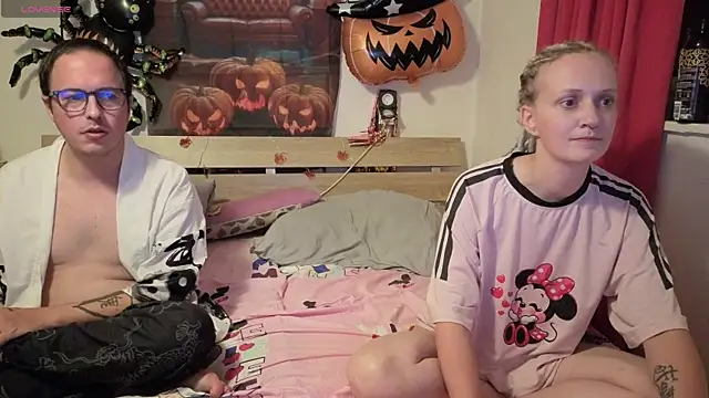 lisa yummi online show from 10/22/25, 09:24