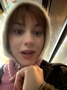 Snapshot of Only_April chatting on 11/13/25, 03:32 Only April online show from 11/13/25, 03:32