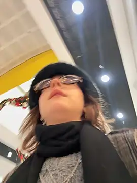 Snapshot of Only_April chatting on 12/05/25, 08:02 Only April online show from 12/05/25, 08:02