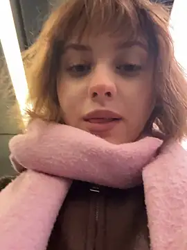 Snapshot of Only_April chatting on 10/31/25, 06:10 Only April online show from 10/31/25, 06:10