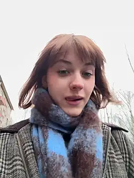 Snapshot of Only_April chatting on 12/18/25, 11:03 Only April online show from 12/18/25, 11:03