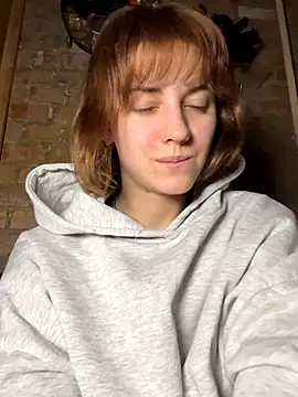 Snapshot of Only_April chatting on 11/29/25, 10:10 Only April online show from 11/29/25, 10:10