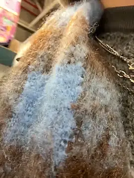 Snapshot of Only_April chatting on 11/27/25, 05:41 Only April online show from 11/27/25, 05:41