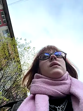 Snapshot of Only_April chatting on 11/08/25, 08:18 Only April online show from 11/08/25, 08:18