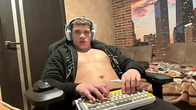 MusclePhantom online show from 03/10/26, 09:19