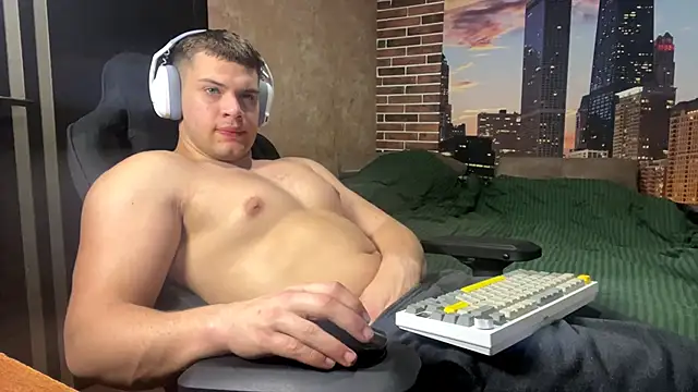 MusclePhantom online show from 03/24/26, 09:15