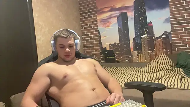 MusclePhantom online show from 10/27/25, 10:54