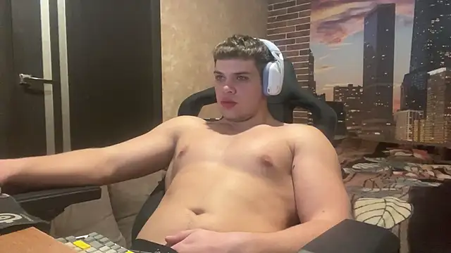 MusclePhantom online show from 01/13/26, 09:52