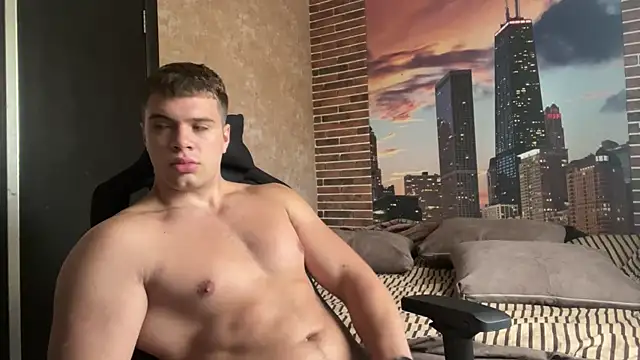 MusclePhantom online show from 10/03/25, 09:22