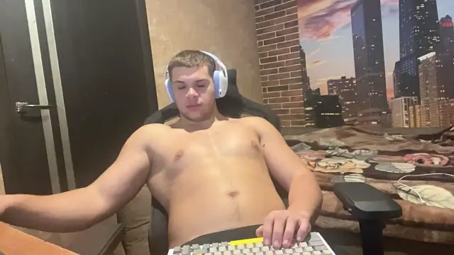 MusclePhantom online show from 10/26/25, 08:31