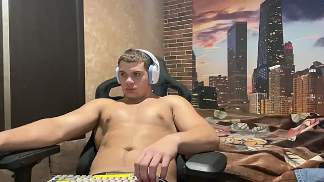 MusclePhantom online show from 11/05/25, 09:07