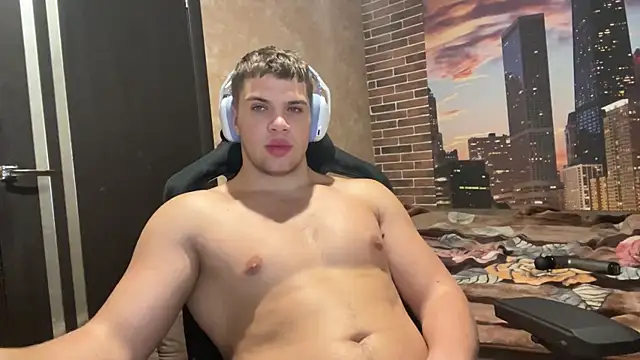 MusclePhantom online show from 11/30/25, 10:10