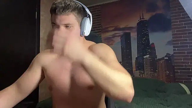 MusclePhantom online show from 04/19/26, 08:55