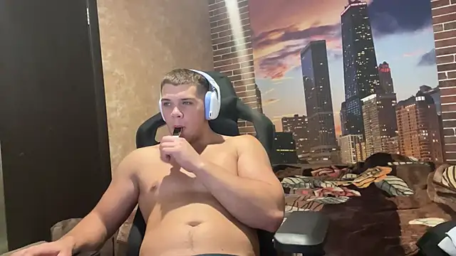 MusclePhantom online show from 10/19/25, 08:00