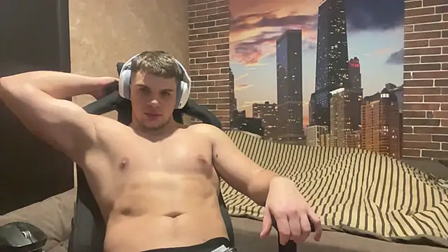 MusclePhantom online show from 12/19/25, 10:45