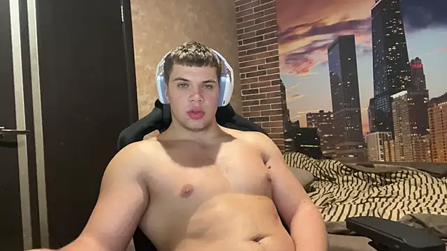 MusclePhantom online show from 12/05/25, 09:12