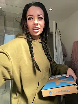 BELLABLACKXUK online show from 04/07/26, 09:44