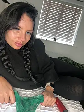 BELLABLACKXUK online show from 10/27/25, 11:11