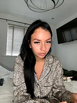 BELLABLACKXUK online show from 11/08/25, 12:42