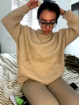 BELLABLACKXUK online show from 10/06/25, 11:22