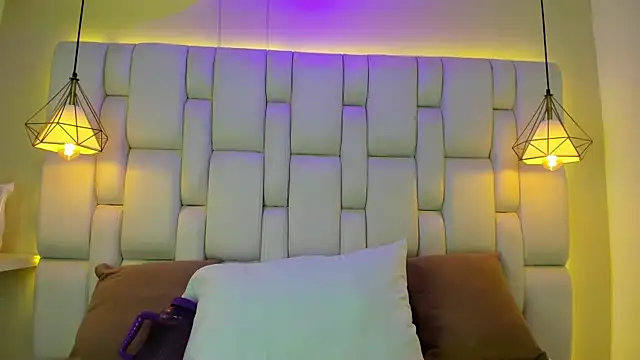 HannaPotther online show from 11/19/25, 11:21