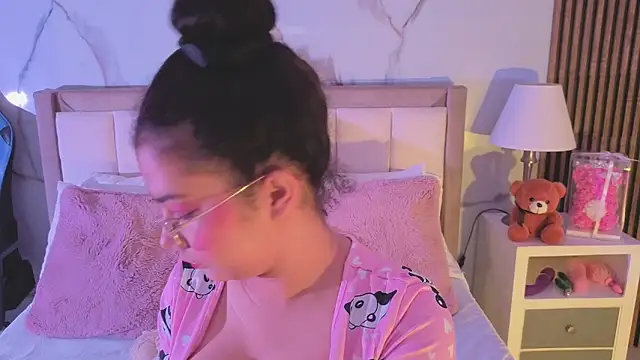 LunaRosse  online show from 10/06/25, 12:06