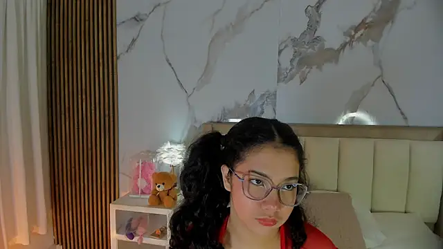 Snapshot of LunaRosse_ chatting on 07/01/26, 11:43 LunaRosse online show from 07/01/26, 11:43