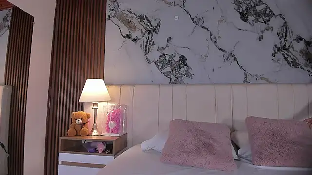 LunaRosse  online show from 04/13/26, 11:36