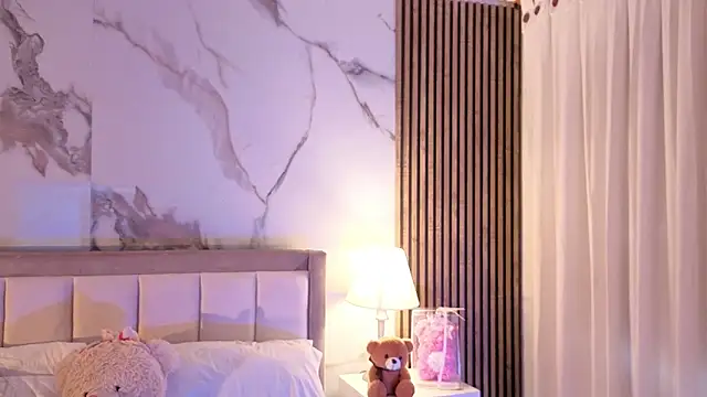 LunaRosse  online show from 10/17/25, 12:18