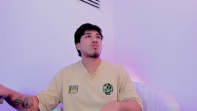 Snapshot of juanmechanic_ chatting on 06/27/26, 09:32 juanmechanic online show from 06/27/26, 09:32